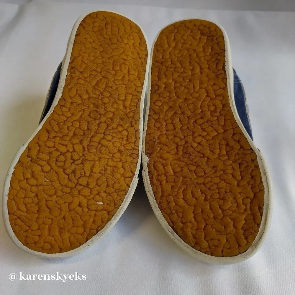 NIKE Canvas Sneakers